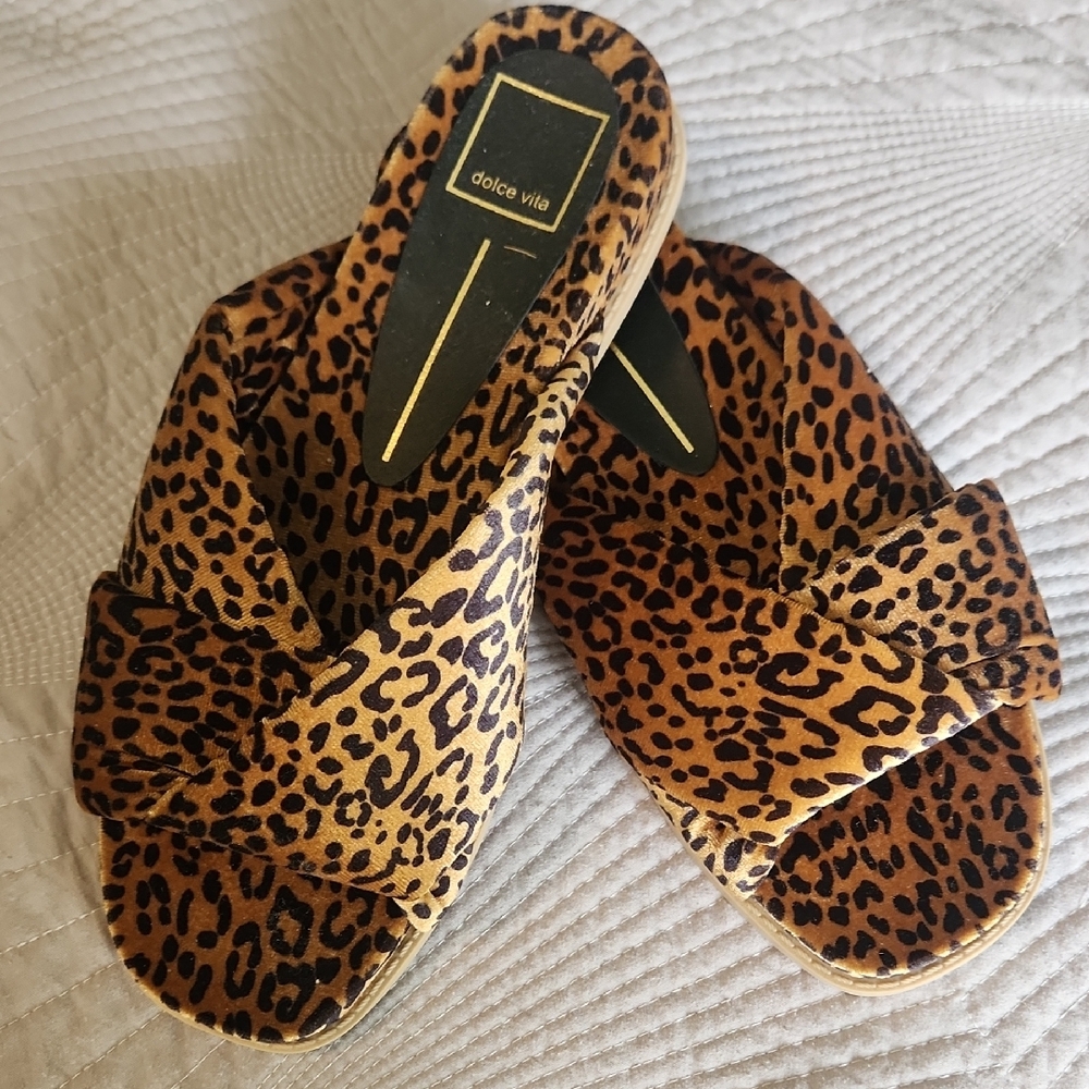 Dolce Vita Brown  Plush Comfort